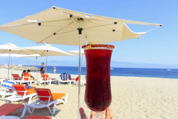 Eva Mandarina Beach Club · beachside refreshments