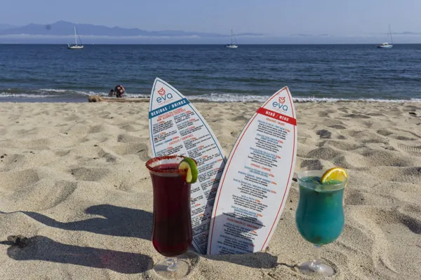 Eva Mandarina Beach Club · lounge chairs by the sea